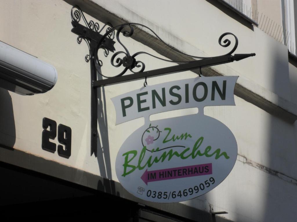 שוורין Pension Zum Blumchen מראה חיצוני תמונה